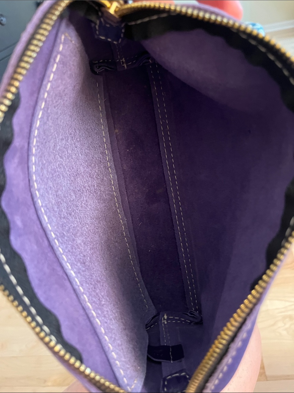 Portland Leather Eclipse Crossbody Bag - Genuine Leather - Picture 4 of 10